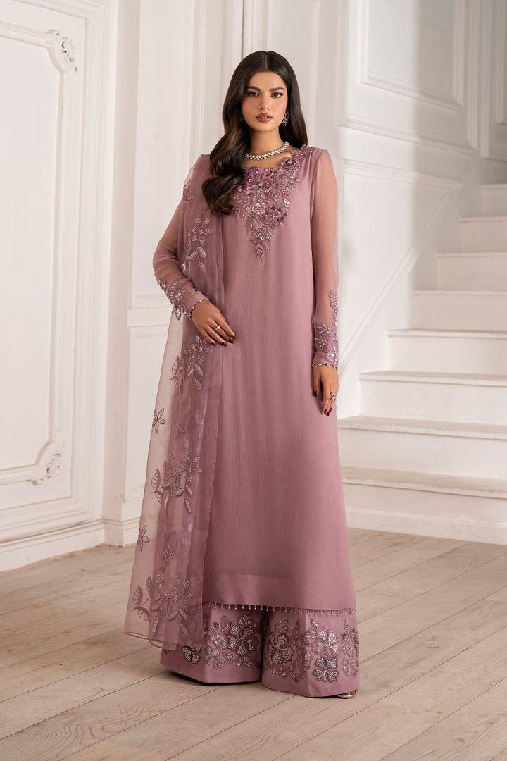 *MOST ELEGANT OUTFITT BY IZNIK*