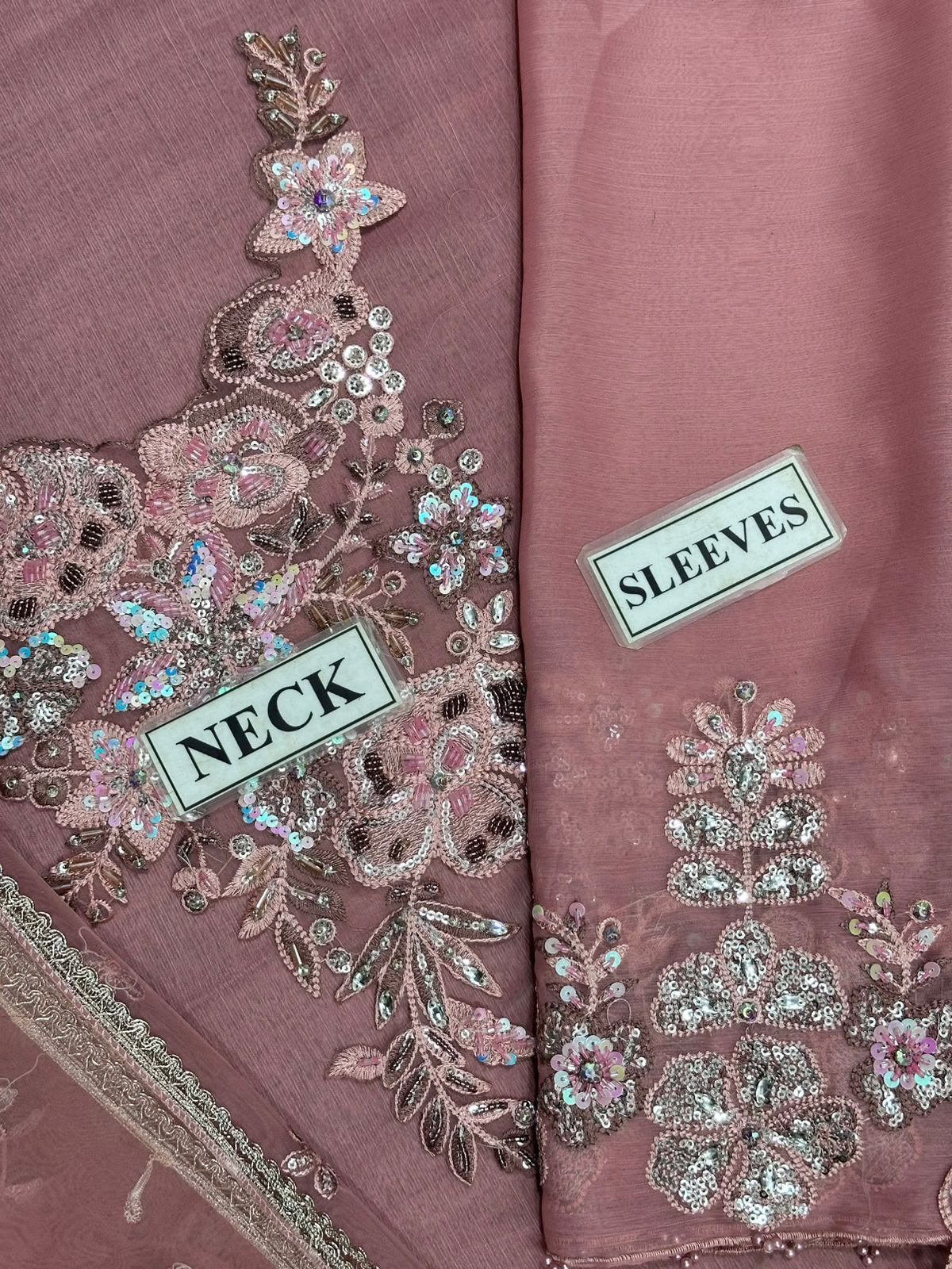 *MOST ELEGANT OUTFITT BY IZNIK*