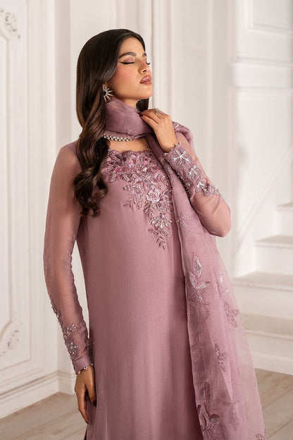 *MOST ELEGANT OUTFITT BY IZNIK*