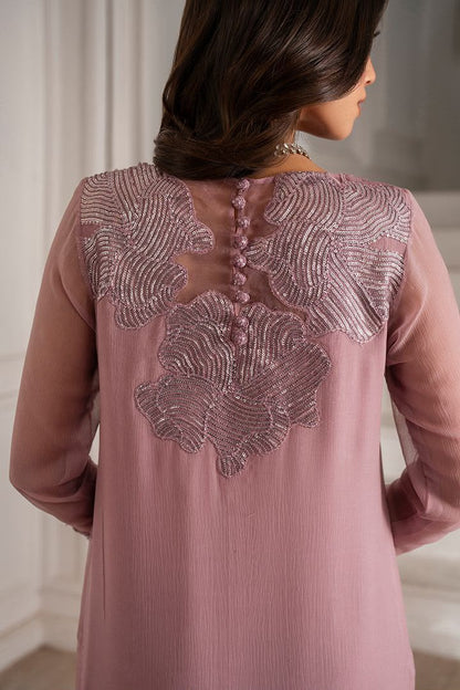 *MOST ELEGANT OUTFITT BY IZNIK*